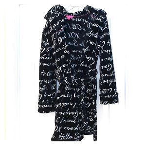 Betsey Johnson Robe 🖤